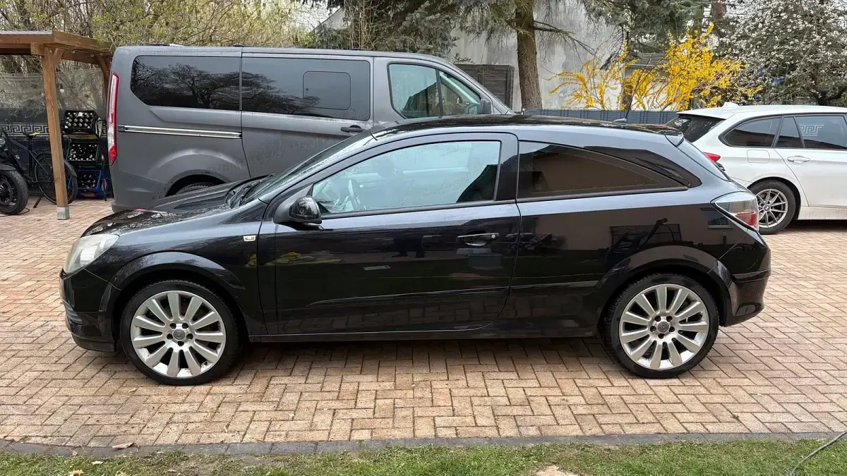 Gebraucht Opel Astra GTC 150 PS (110 kW) 2007 Schwarz Coupé