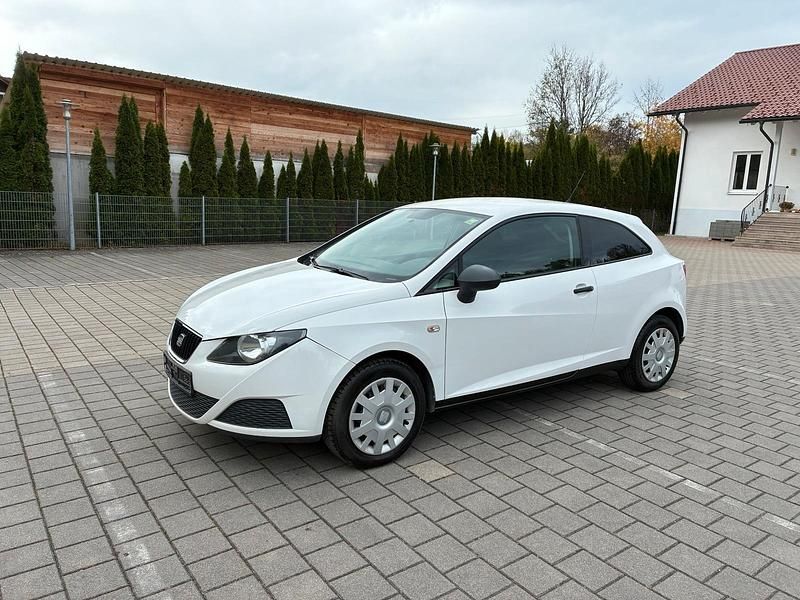 Weiß Gebraucht 2010 Seat Ibiza SC Kleinwagen | 3.950 € (Fairer Preis) - Bild 1/4