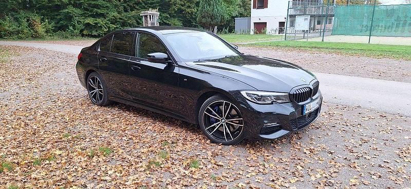 Schwarz Gebraucht 2021 BMW 330e M Sport Limousine | 33.500 € (Guter Preis) - Bild 1/4