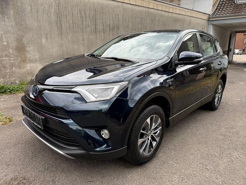 Blau Gebraucht 2018 Toyota RAV4 Hybrid Comfort SUV | 19.990 € (Fairer Preis) - Bild 1/4