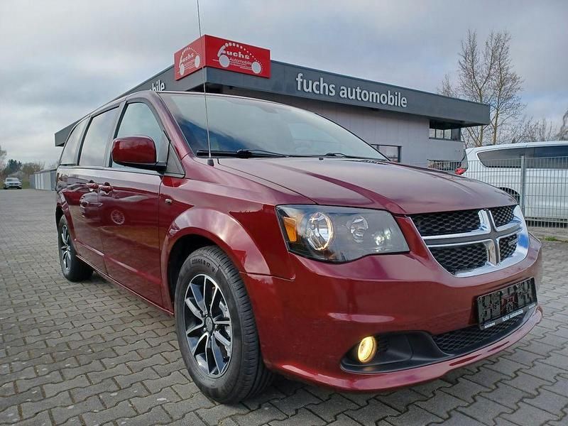 Gebraucht Dodge Grand Caravan 287 PS (211 kW) 2018 Rot Van / Kleinbus