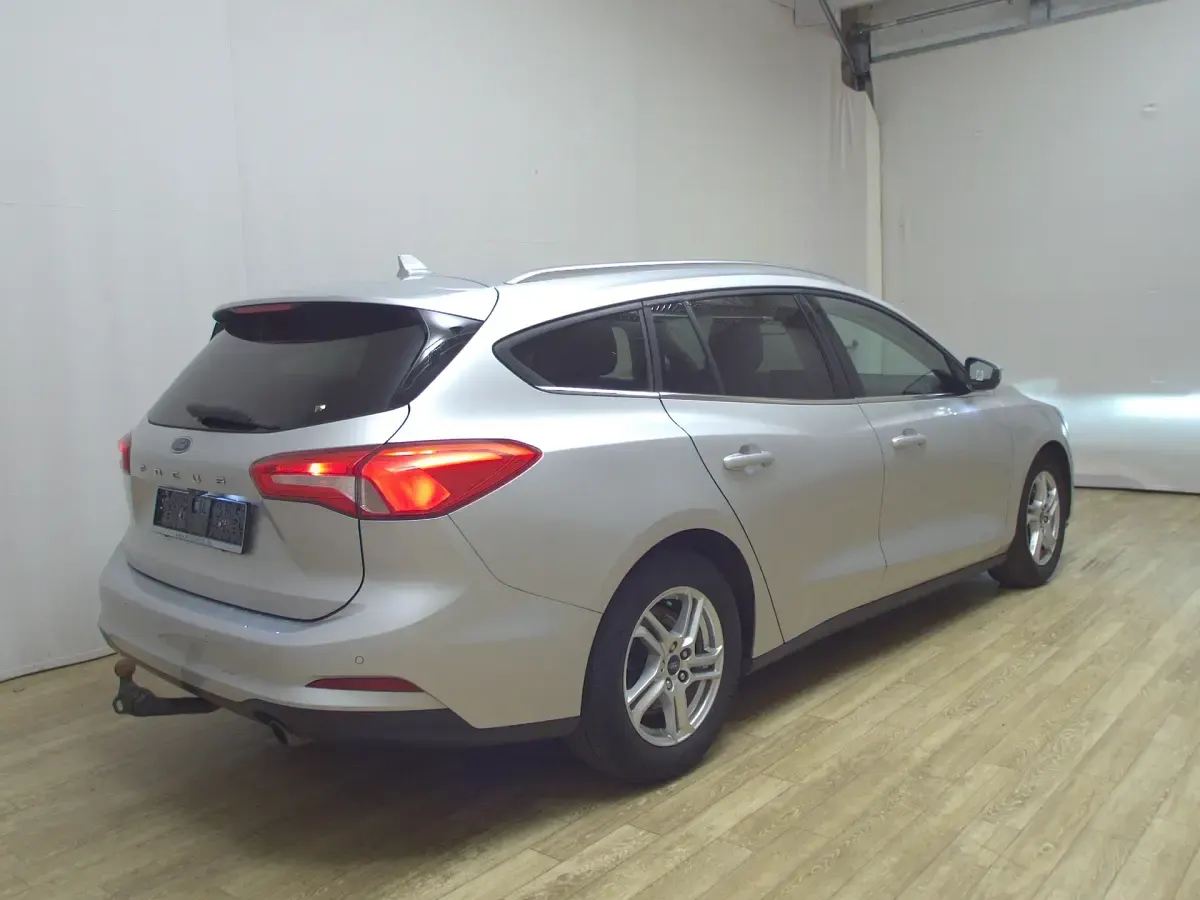 Usado Ford Focus Titanium 150 CV (110 kW) 2020 Plateado Familiar