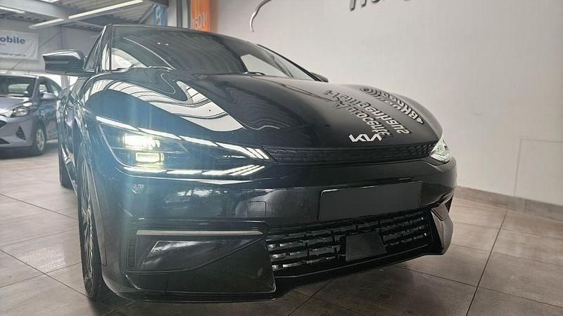 Schwarz metallic Gebraucht 2022 Kia EV6 4 SUV | 31.650 € - Bild 1/4