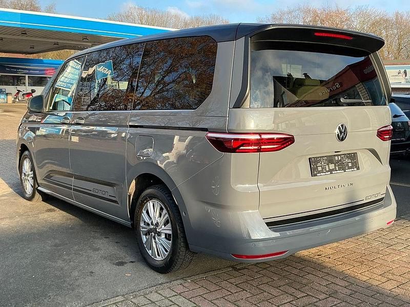 Gebraucht VW Multivan 150 PS (110 kW) 2024 Grau Van