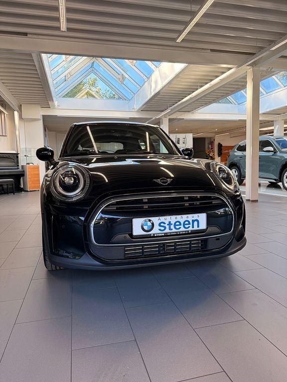 Gebraucht Mini Cooper Classic 136 PS (100 kW) 2022 Midnight black ii Kleinwagen