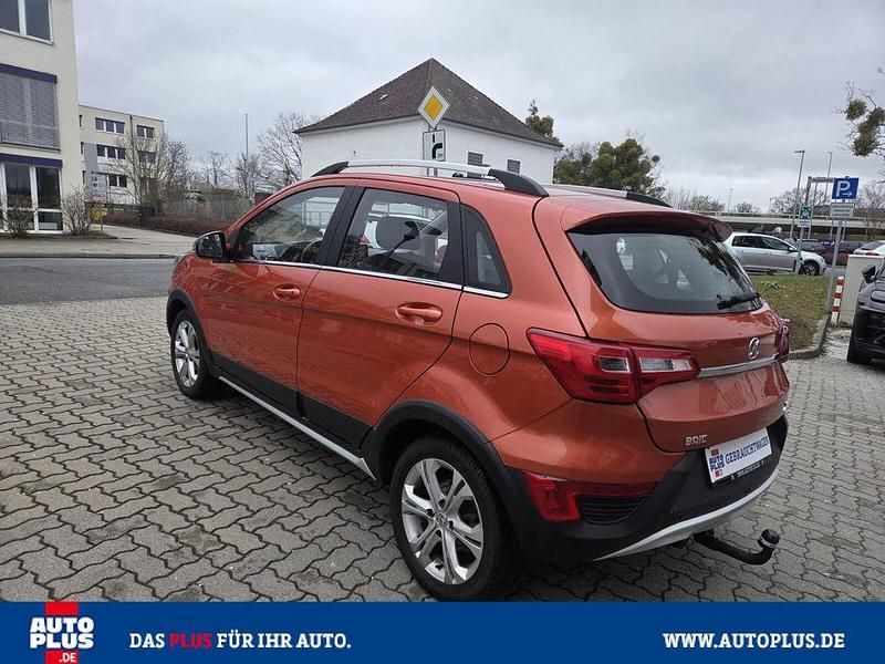 Gebraucht Baic X25 111 PS (81 kW) 2019 Orange SUV