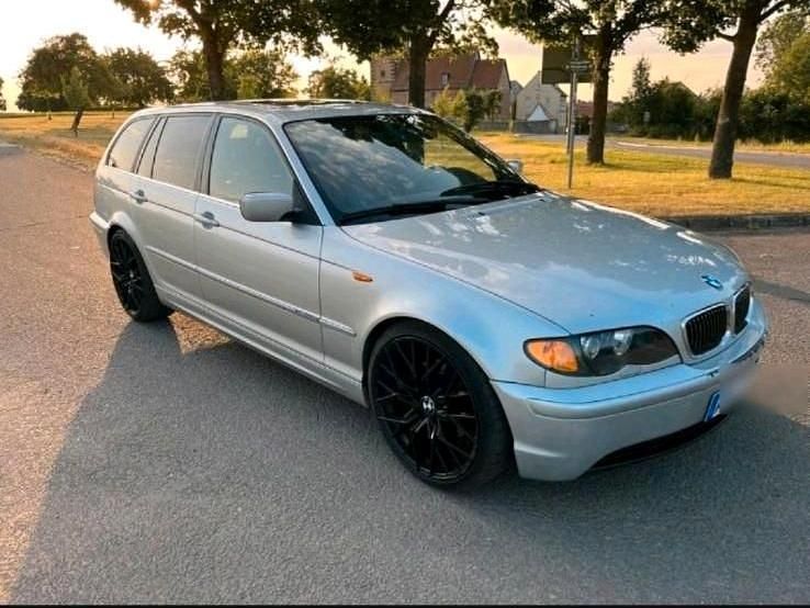 Silber Gebraucht 2004 BMW 320 Kombi | 650 € - Bild 1/4