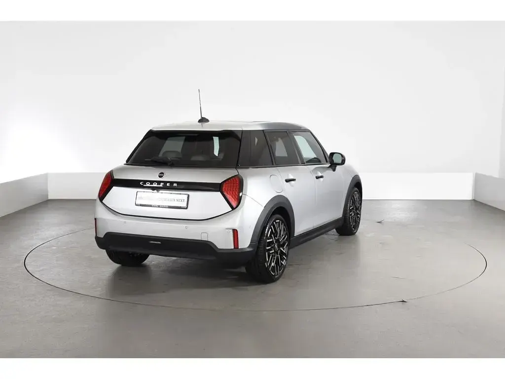 Gebraucht Mini Cooper Favoured 156 PS (114 kW) 2025 Silber Kleinwagen