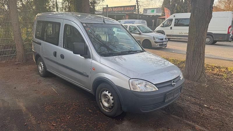 Gebraucht Opel Combo 75 PS (55 kW) 2002 Silber Van / Kleinbus