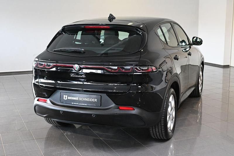 Gebraucht Alfa Romeo Tonale Sprint 131 PS (96 kW) 2023 Schwarz schwarz nero alfa SUV