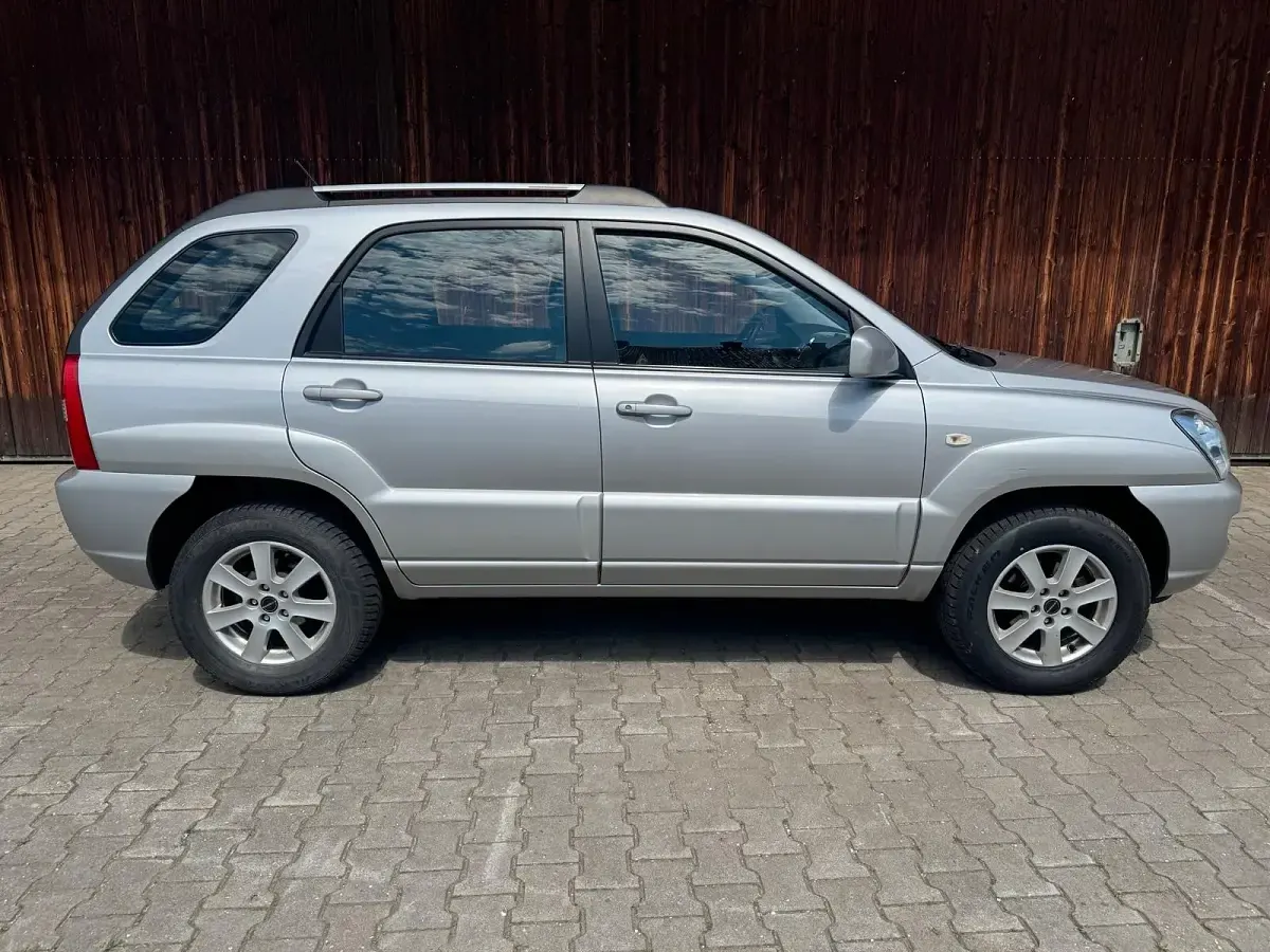 Gebraucht Kia Sportage 140 PS (102 kW) 2007 Silber SUV