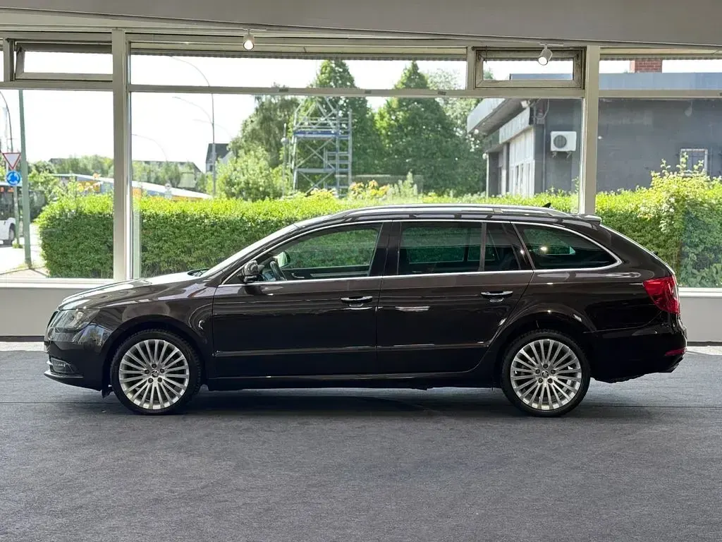 Gebraucht Skoda Superb 140 PS (102 kW) 2015 Braun Kombi