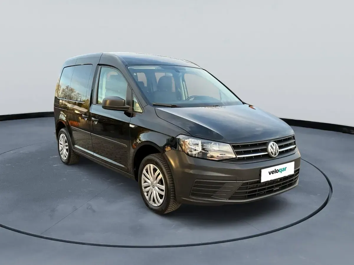 Usata VW Caddy 131 CV (96 kW) 2020 Nero Monovolume