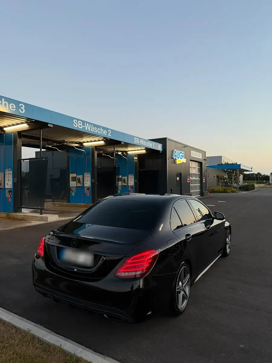 Gebraucht Mercedes C220 AMG line 170 PS (125 kW) 2015 Schwarz Limousine