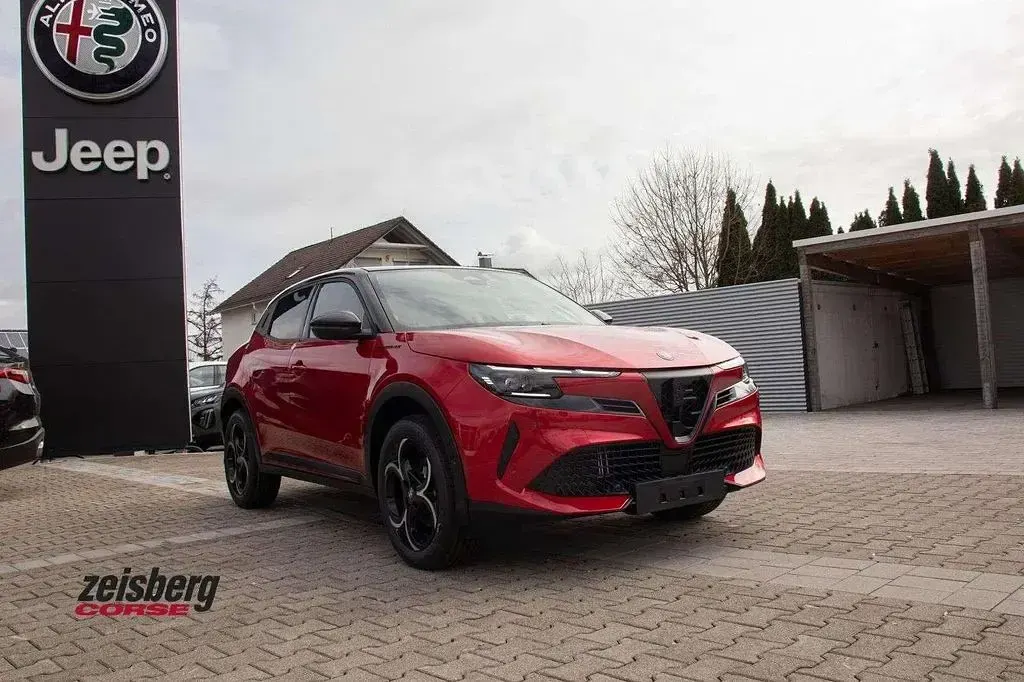 Neu Alfa Romeo Junior Edizione Speciale 145 PS (106 kW) 2026 Rot SUV