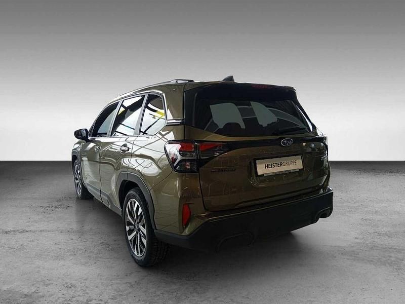 Neu Subaru Forester Platinum 136 PS (100 kW) 2025 Grün SUV