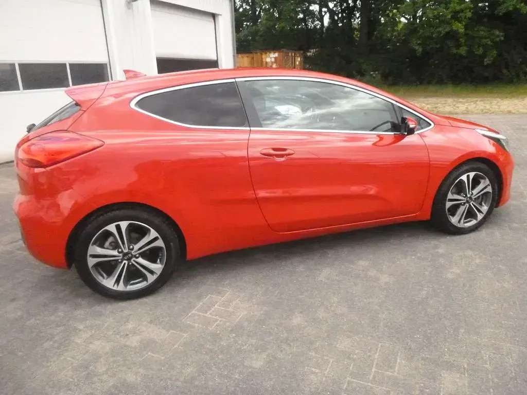 Gebraucht Kia ProCeed 135 PS (99 kW) 2017 Rot Kleinwagen
