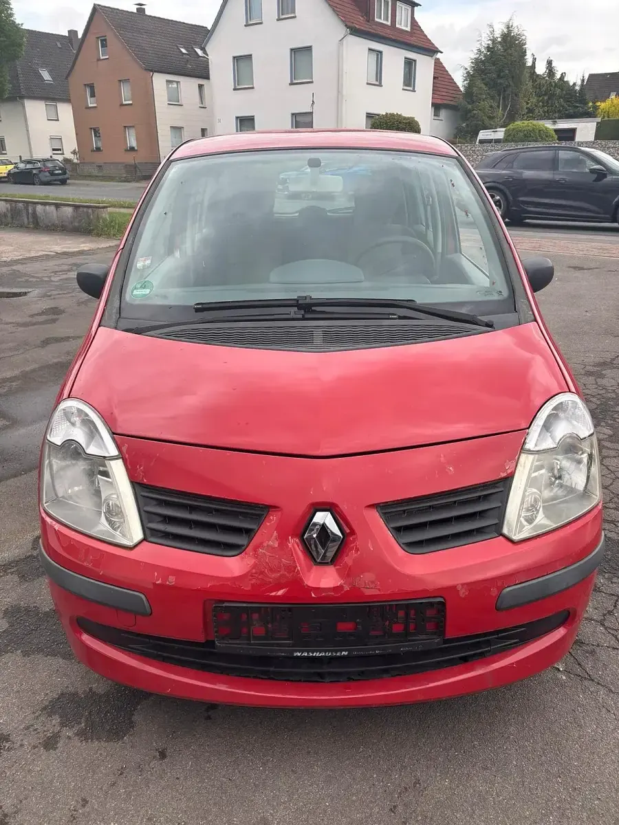Używany Renault Modus 62 KM (45 kW) 2007 Czerwony Minivan