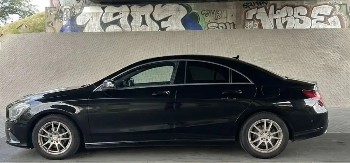 Gebraucht Mercedes CLA220 184 PS (135 kW) 2016 Schwarz Coupé