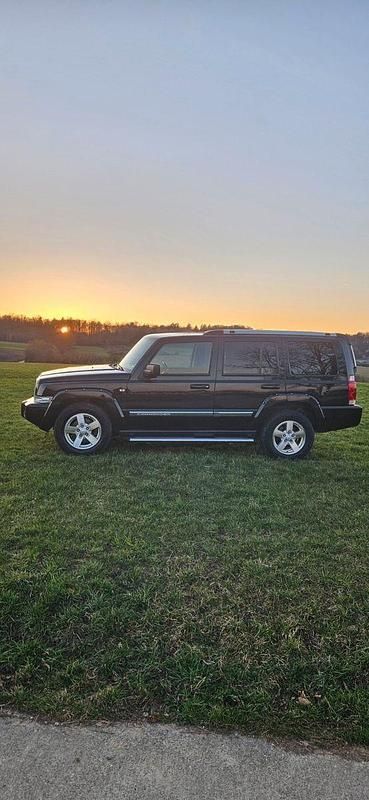Gebraucht Jeep Commander Overland 303 PS (222 kW) 2009 Schwarz SUV