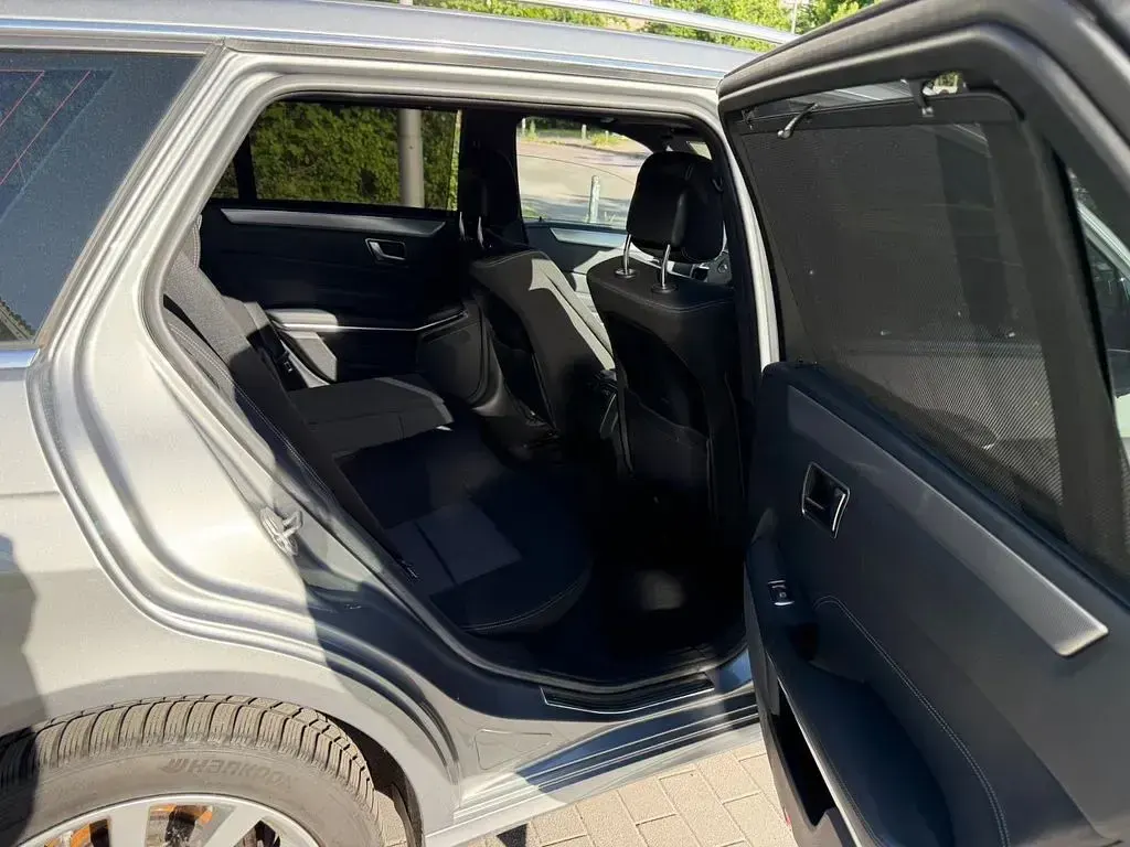 Gebraucht Mercedes E300 204 PS (150 kW) 2013 Silber Kombi