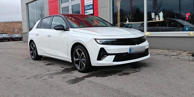 Gebraucht Opel Astra 136 PS (100 kW) 2024 Weiß Limousine