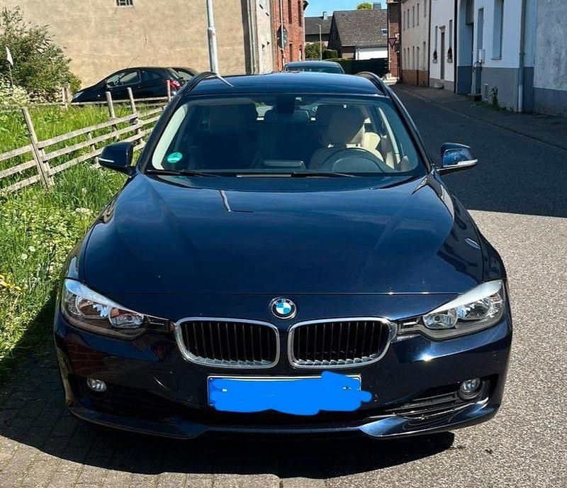 Blau Gebraucht 2014 BMW 320 Efficient Dynamics Kombi | 6.900 € (Superpreis) - Bild 1/4