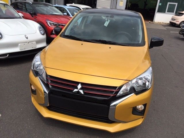 Gelb Gebraucht 2024 Mitsubishi Space Star Select Limousine | 17.990 € - Bild 1/3