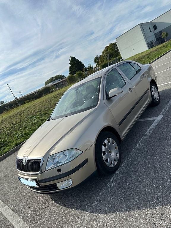 Beige Gebraucht 2006 Skoda Octavia Elegance Limousine | 2.500 € (Guter Preis) - Bild 1/4