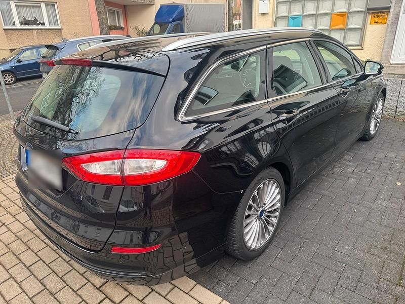 Gebraucht Ford Mondeo Titanium 150 PS (110 kW) 2015 Schwarz Kombi