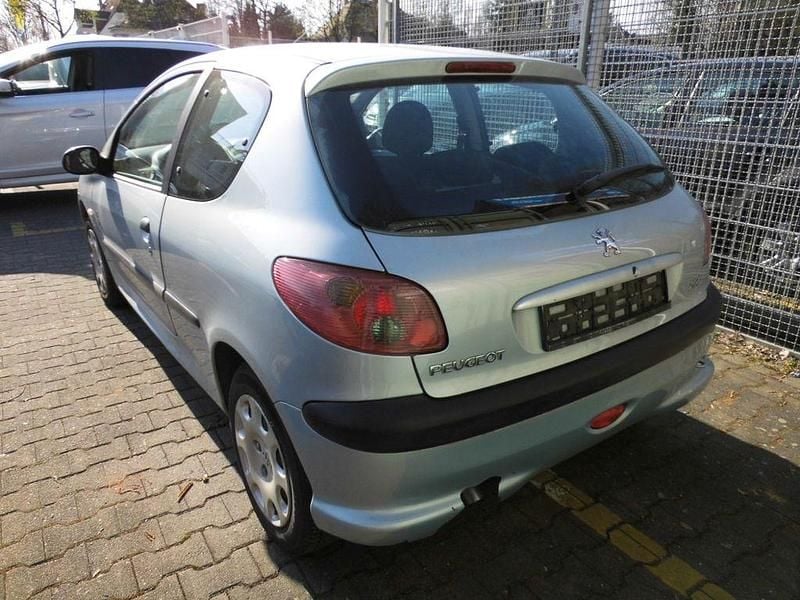 Gebraucht Peugeot 206 60 PS (44 kW) 2004 Blau Limousine