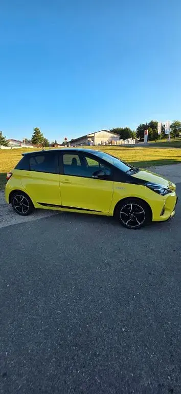Gebraucht Toyota Yaris Style 101 PS (74 kW) 2017 Gelb Limousine