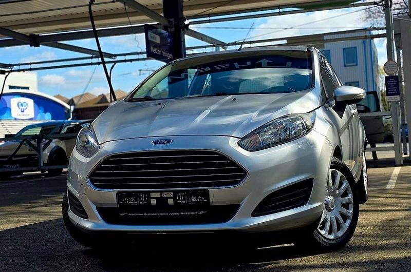 Gebraucht Ford Fiesta Trend 75 PS (55 kW) 2014 Silber Kleinwagen