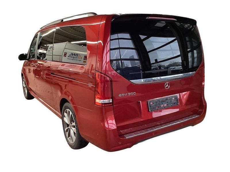 Gebraucht Mercedes EQV300 150 kW (204 PS) 2024 Hyazinthrot metallic Van / Kleinbus