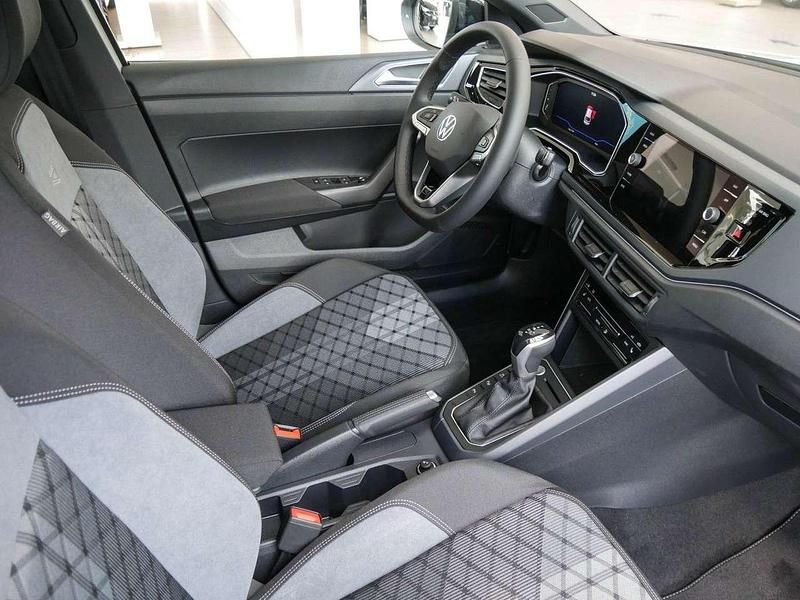 Neu VW Taigo R-line 116 PS (85 kW) 2025 Ascotgrau / schwarz uni SUV