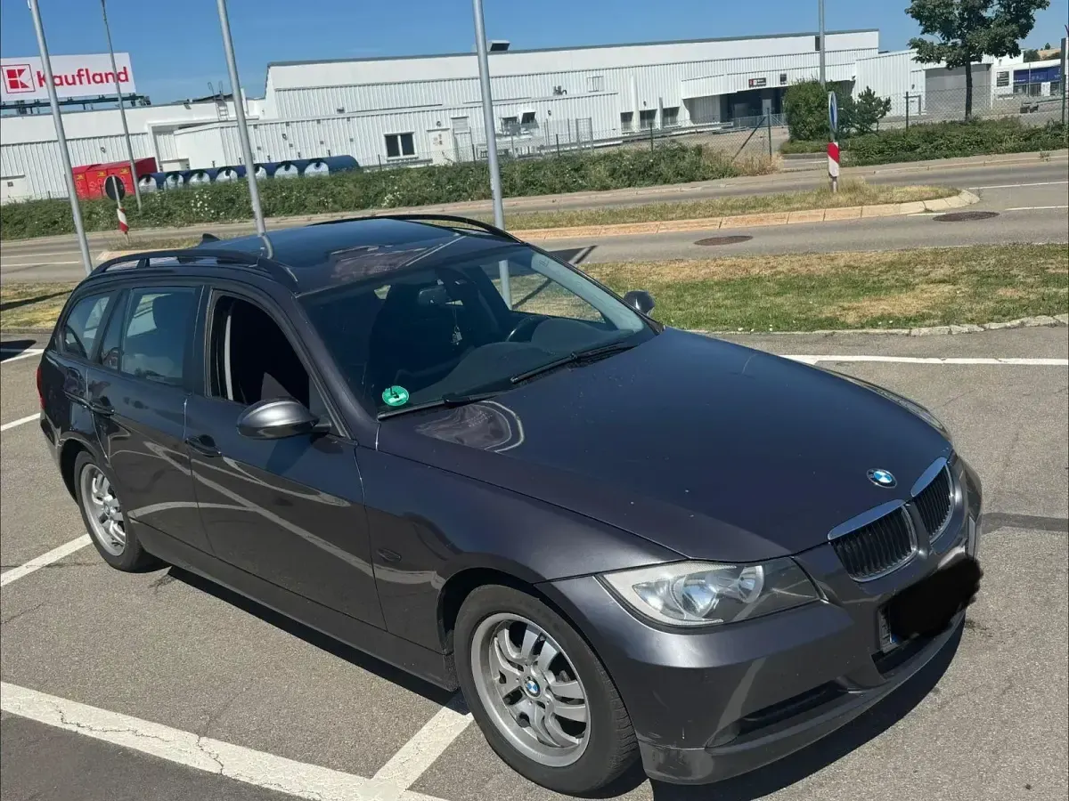 Gebraucht BMW 320 150 PS (110 kW) 2007 Grau Kombi