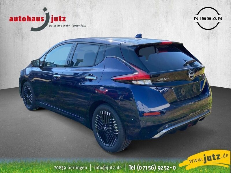Gebraucht Nissan Leaf 360º 110 kW (150 PS) 2024 Blau Kleinwagen