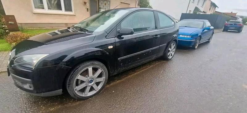 Second-hand Ford Focus 145 CP (106 kW) 2005 Negru Hatchback