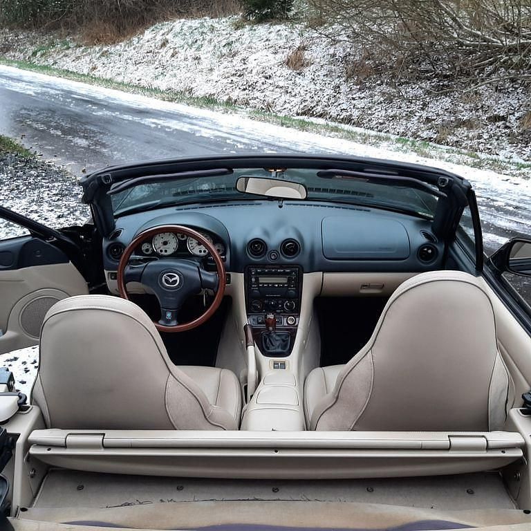 Gebraucht Mazda MX5 145 PS (106 kW) 2003 Schwarz Cabrio