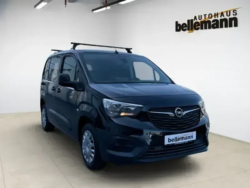 Gebraucht Opel Combo Selection 110 PS (80 kW) 2020 Schwarz Van / Kleinbus