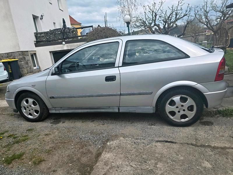 Second-hand Opel Astra 75 CP (55 kW) 1999 Gri Hatchback