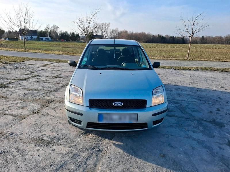 Gebraucht Ford Fusion 100 PS (73 kW) 2003 Silber Kleinwagen