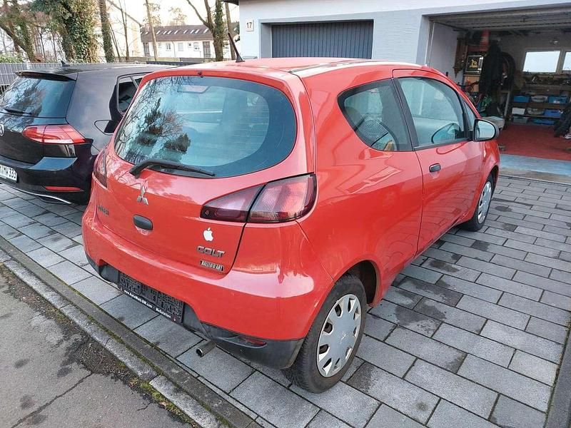 Gebraucht Mitsubishi Colt 75 PS (55 kW) 2009 Rot Kleinwagen