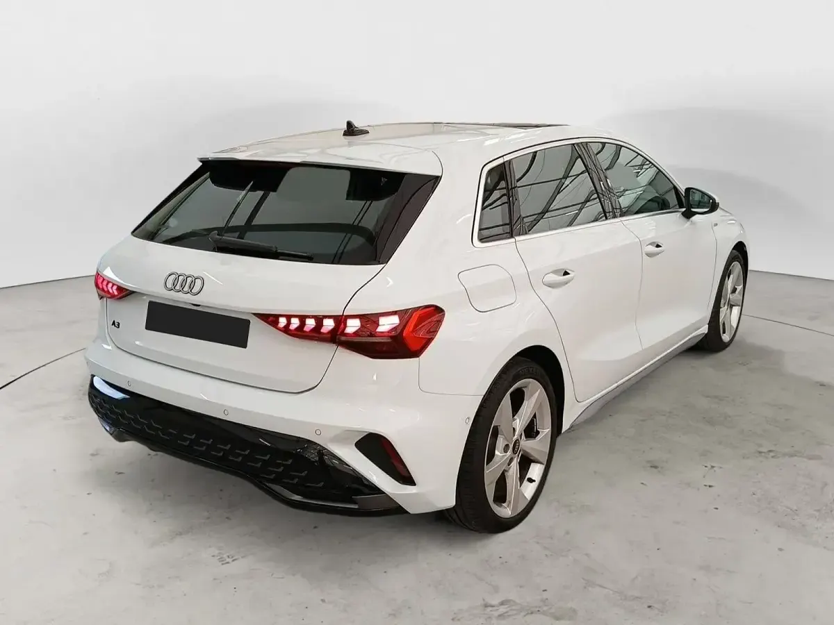 Gebraucht Audi A3 S-Line 150 PS (110 kW) 2025 (blanc glacier) Kleinwagen