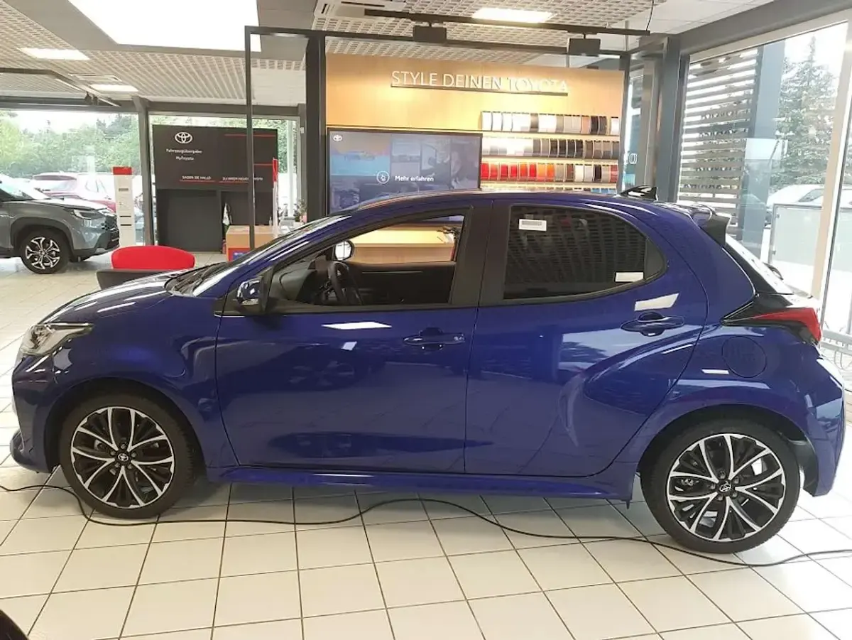 Neu Toyota Yaris 116 PS (85 kW) 2026 Juniper blue Kleinwagen