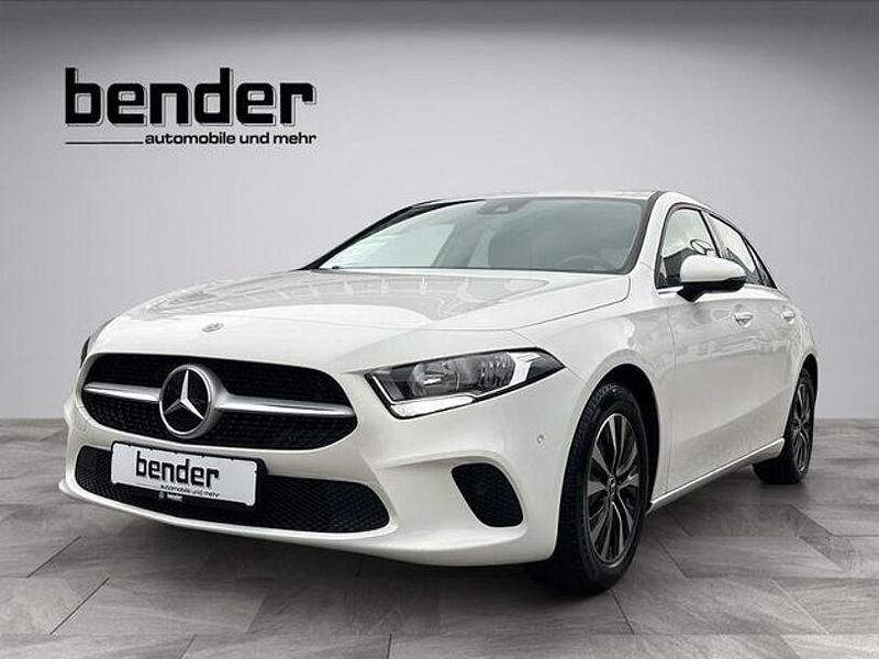 Gebraucht Mercedes A180 Style 136 PS (100 kW) 2023 Weiß Limousine