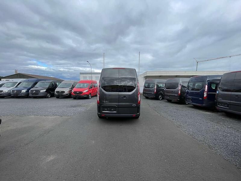 Gebraucht Ford Transit Custom 131 PS (96 kW) 2023 Magneticgrau (metallic) Van / Kleinbus