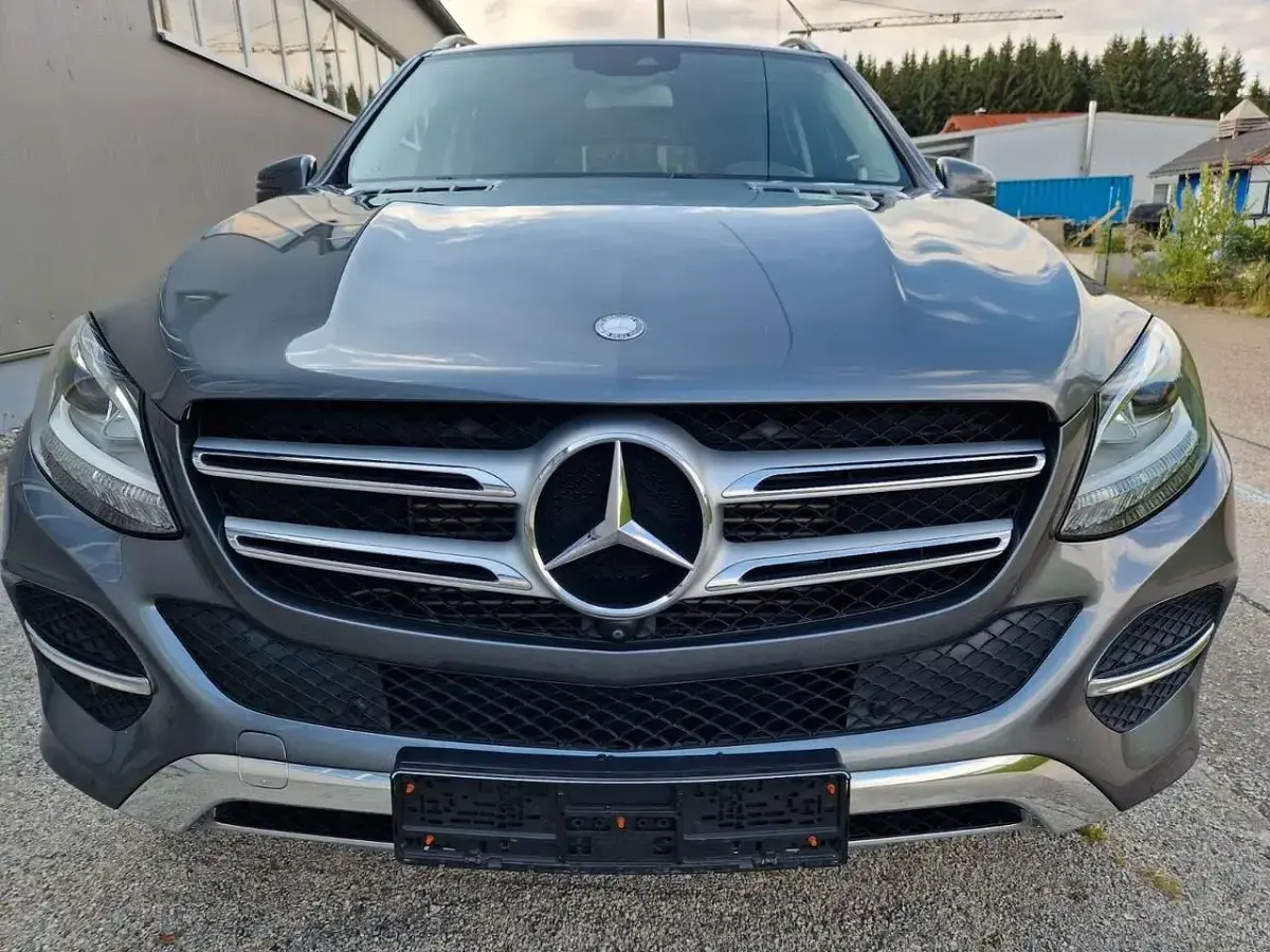Gebraucht Mercedes GLE250 204 PS (150 kW) 2016 Grau SUV