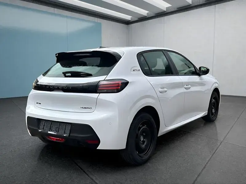 Gebraucht Peugeot 208 110 PS (80 kW) 2025 Weiß Kleinwagen