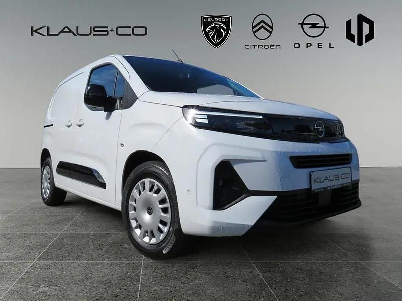 Weiss / außenfarbe kaolin weiß Neu 2025 Opel Combo-e Life Limousine | 33.890 € - Bild 1/3